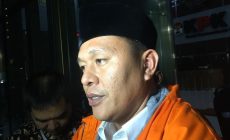 Permalink to Mustafa Pakai Rompi Oranye KPK, Minta Pendukungnya di Pilgub Lampung Bersabar