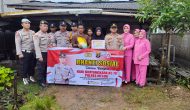 Permalink to Dalam Rangka Hari Bayangkara Ke-78, Polsek Mesuji Timur Mewakili Polres Mesuji Memberikan Bansos Kepada Masyarakat