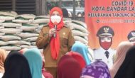 Permalink to Warga Kota Bandar Lampung Senang Terima Bantuan Beras Pangan Pemerintah