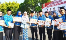 Permalink to Terima Penghargaan, Guru dan Kepsek Ucapkan Terima Kasih ke Wali Kota Eva Dwiana