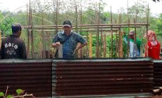 Permalink to Tanaman Gizi dan Kebersihan Lingkungan Hidup Bersama Asisten Afd III Ambalutu PTPN3
