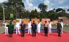Permalink to Setelah Berjemur Enam Kades di Lantik, Kemudian Langsung Bagikan Masker