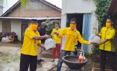 DPD Partai Golkar Tubaba Bagikan 250 Paket Sembako Dan APD Untuk RSUD