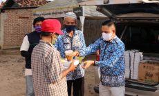 Permalink to Ketua LKKS Ibu Riana Arinal Bagikan Nasi Kotak di Kelurahan Pesawahan, Teluk Betung Selatan, Bandarlampung Permalink to Ketua LKKS Ibu Riana Arinal Bagikan Nasi Kotak di Kelurahan Pesawahan, Teluk Betung Selatan, Bandarlampung
