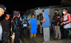 Permalink to Bupati Tulang Bawang Winarti Gerak Cepat ,Sambangi Warga Yang terkena Musibah Puting Beliung