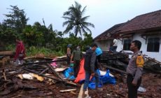 Permalink to Angin Puting Beliung, Porak Porandakan 4 kampung 2 Orang meninggal Dunia 5 Luka Parah