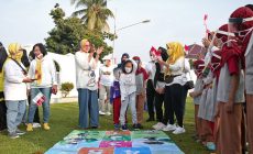 Permalink to Peringatan Hari Anak Nasional 2020, Ibu Riana Arinal Meriahkan Acara dengan Senam, Bermain dan Mendongeng Bersama Anak-Anak PAUD