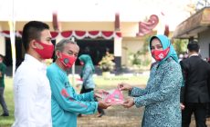Permalink to Pelepasan Tim “Gebrak Masker PKK”, Ibu Riana Arinal Lakukan Virtual Meeting Bersama Ketua Umum TP PKK Tri Tito Karnavian