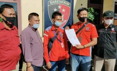 Permalink to Diduga Aniaya Wartawan, Kakam Tanjung Jaya Resmi Dilaporkan Ke Polres Lamteng