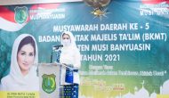 Permalink to Hj Thia Yufada Buka Musda BKMT Muba 2021