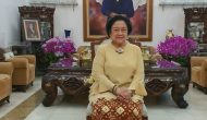 Permalink to Lebaran Pertama, Ketua DPR RI Puan Maharani Bareng Mantan Presiden Megawati Kompak Pakai Gambo Muba