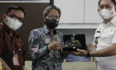Permalink to Bupati OKUS Sampaikan Apresiasi Pengelolaan Barang Milik Daerah (BMD)