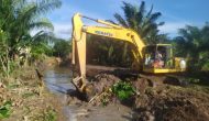Permalink to ANTISIPASI BANJIR, DINAS PUPR KOTA BENGKULU GENCARKAN NORMALISASI DRAINASE