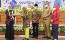 Permalink to Pacu Semangat Ibu Ibu PKK Pringsewu, Ibu Riana Sari Arinal Minta Kader Jadi Pelopor Perubahan Masyarakat di Masa Pandemi Covid-19