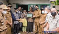 Permalink to Pemkab Pesawaran Dan Baznas Menyerahkan Berkat Kepada Warga Way Lima