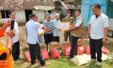 Permalink to Bupati Adipati Serahkan Bantuan Logistic Kepada Warga Korban Banjir Di Rebang Tangkas Melalui BPBD Way Kanan