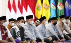 Permalink to Gubernur Arinal dan Ibu Riana Ucapkan Selamat Idul Fitri 1443 H kepada Masyarakat Lampung, Laksanakan Shalat Ied di Aula Mahan Agung