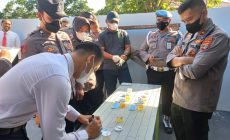 Permalink to Polres Way Kanan Laksanakan Tes Urine Dadakan usai Apel