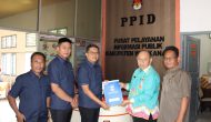 Permalink to KPU Terima berkas PAW Anggota DPRD dari Ari Saputra kepada Adi Wijaya .SH oleh Sekretariatan Dewan dan pemberhentian Ari Saputra oleh DPD PAN