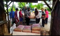 Permalink to Polres Blitar Polsek Wonotirto Serahkan Bantuan Semen Ke Masjid Baitussyafa’ah
