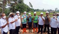 Permalink to Penjabat Bupati Pringsewu Lakukan Peletakan Batu Pertama Pembangunan Lumbung Padi