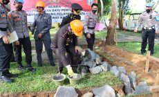 Permalink to Peringatan Hari Bhayangkara Ke 76, Kapolres Letakan Batu Pertama Pembangunan Gedung Pelayanan Terpadu Satu Atap Polres Way Kanan