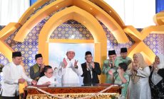 Permalink to Gubernur Deru dan Bupati Iskandar Resmikan Masjid Al-Hayza