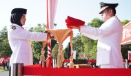 Permalink to Bupati OKU Timur Pimpinan Upacara Pengibaran Bendera merah putih HUT RI yang Ke77