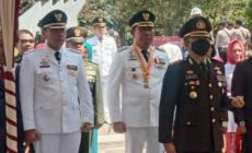 Permalink to BUPATI DAN WAKIL BUPATI OKU SELATAN  TABUR BUNGA DIMAKAN PAHLAWAN