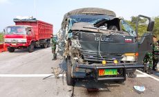 Permalink to KEJADIAN KECELAKAAN TRUK TNI DI PINTU KELUAR TOL WARUGUNUNG SURABAYA
