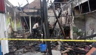 Permalink to POLRES BLITAR KOTA, MENGAMANKAN TKP KEJADIAN KEBAKARAN RUMAH MAKAN SAMCHICK DI DESA NGLEGOK