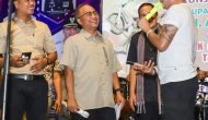Permalink to Duet Bareng Pj Bupati Apriyadi dengan Babang Tampan Hibur Warga Keluang