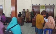 Permalink to Kapolsek Lobar Memimpin Pelaksanakan Pengamaman Kegiatan Bantuan Sosial (Bansos) Untuk Masyarakat Suruh Wadang