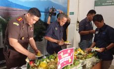 Permalink to Kajari OKU Selatan Dan Pers Rayakan HUT Hari Pers Nasional yang ke 76 Dengan Potong Tumpeng