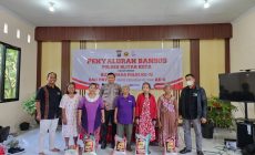 Permalink to HUT Ke-71 Humas Polri, Humas Polres Blitar Kota Gandeng Netizen Laksanakan Baksos