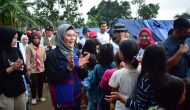 Permalink to DATANGI KORBAN GEMPA CIANJUR, BUPATI NINA AGUSTINA SALURKAN BANTUAN LOGISTIK