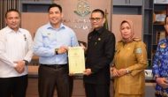 Permalink to SEKDA OKU SELATAN TERIMA LANGSUNG LEGAL OPINION DARI KEJAKSAAN OKU SELATAN, TENTANG PENYUSUNAN PERDA PAJAK DAN RETRIBUSI DAERAH