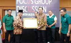 Permalink to BPJS Ketenagakerjaan dan Kesehatan Beri Pj Bupati Apriyadi Penghargaan
