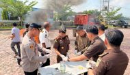 Permalink to Kejari Pringsewu Musnahkan Barang Bukti Tindak Pidana Berkekuatan Hukum Tetap (Inkracht)