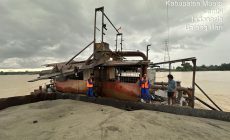 Permalink to Kapal Tongkang Tanpa Ijin Angkut Pasir Diamankan Polisi