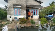 Permalink to DINAS SOSIAL MESUJI PANTAU RUMAH WARGA YANG KEBANJIRAN DI DESA SUNGAI CAMBAI