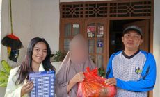 Permalink to DPD KNPI Lampung Kembali Membagikan Puluhan Paket Sembako Kepada Masyarakat di Kecamatan Tanjungseneng