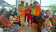 Permalink to Kepala Pelaksana BPBD Mesuji Serahkan Bantuan untuk Korban Banjir Rob di Kecamatan Rawa Jitu Utara