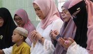 Permalink to Ketua TP PKK Sumsel Feby Deru Bersama Pengajian EECM Santuni 40 Anak Yatim