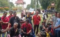 Permalink to Puluhan Supir Bus Unjuk Rasa Didepan Kampus Unsri 