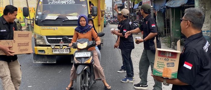 FORWAKUM Sergai Berbagi Takjil di Jalinsum Sei Rampah, Pererat Silaturahmi di Bulan Ramadhan FORWAKUM Sergai Berbagi Takjil di Jalinsum Sei Rampah, Pererat Silaturahmi di Bulan Ramadhan