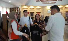 Permalink to Ratusan Peserta HUT REI Kunjungi Dekranasda Lampung, Produk Kriya, Wastra dan Kuliner Jadi Daya Tarik