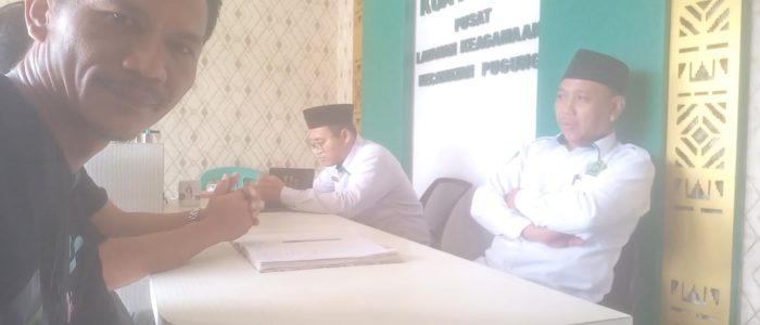 Kepala KUA Pugung Gunakan Hak Koreksinya, terkait Narasi di pemberitaan yang menyebut Diri nya terkesan melindungi pegawai KUA yang diduga Rangkap Jabatan Kepala KUA Pugung Gunakan Hak Koreksinya, terkait Narasi di pemberitaan yang menyebut Diri nya terkesan melindungi pegawai KUA yang diduga Rangkap Jabatan