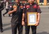 Permalink to Polda Lampung Berikan Piagam Penghargaan kepada Sekda DPD Grib Jaya Provinsi Lampung Herman atas Dedikasi sebagai Sabuk Kamtibmas