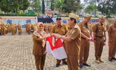 Permalink to Sekda Tanggamus Pimpin Apel Pagi dan Pencanangan Gerakan Pembagian Bendera Merah Putih Tahun 2026